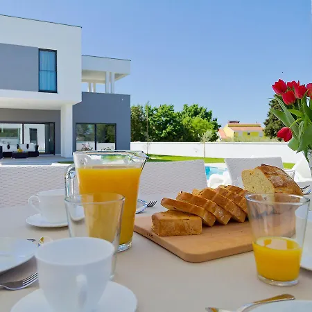 Lungera Tatil Evi Pula