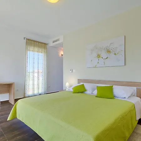 Lungera Tatil Evi Pula
